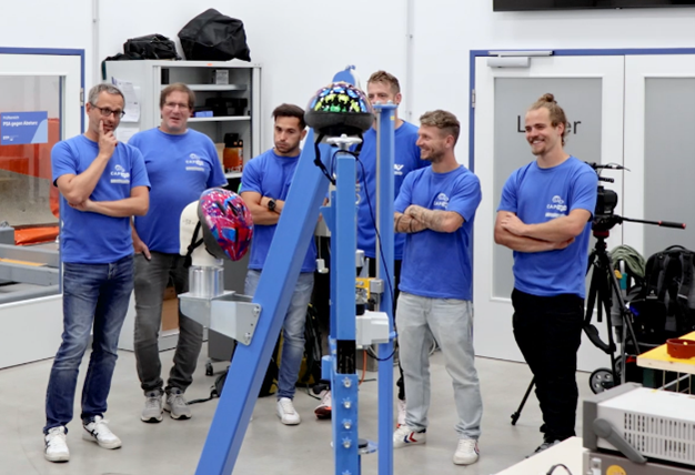 Radhelmcheck bei einem Kind